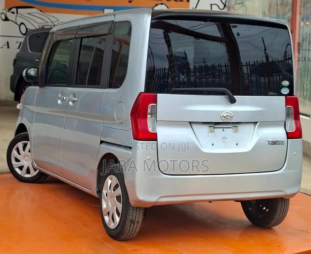 Daihatsu Tanto 2019 Silver