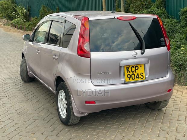 Nissan Note 2011 Pink