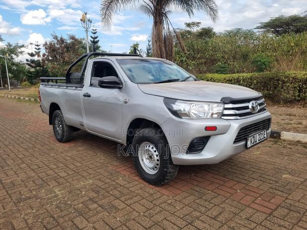 Toyota Hilux 2018 Gray