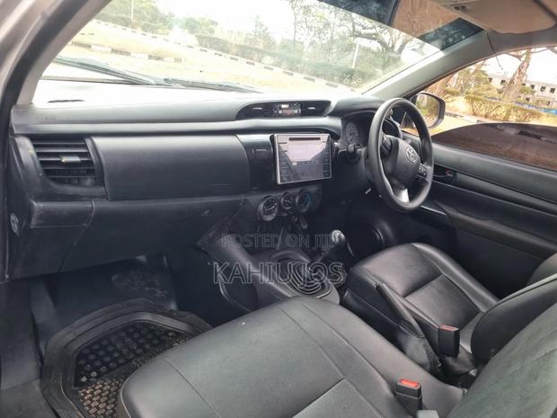 Toyota Hilux 2018 Gray