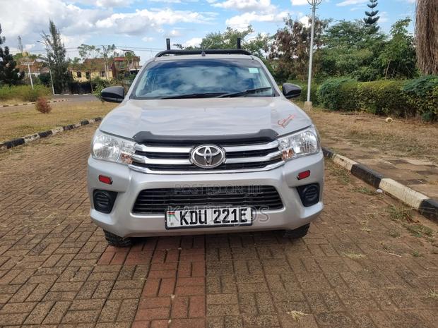 Toyota Hilux 2018 Gray