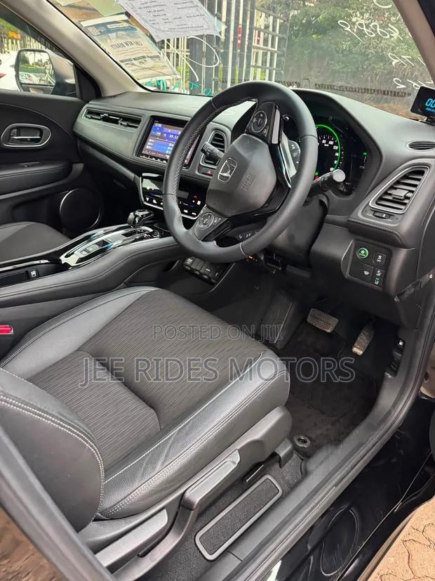 Honda Vezel 2020 Matt Black