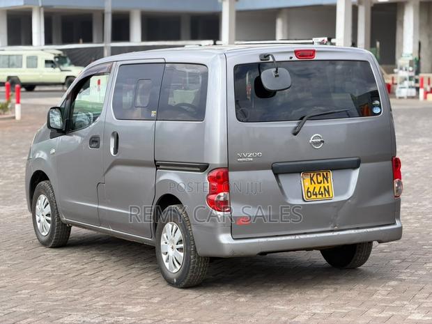 Nissan NV200 2011 Gray