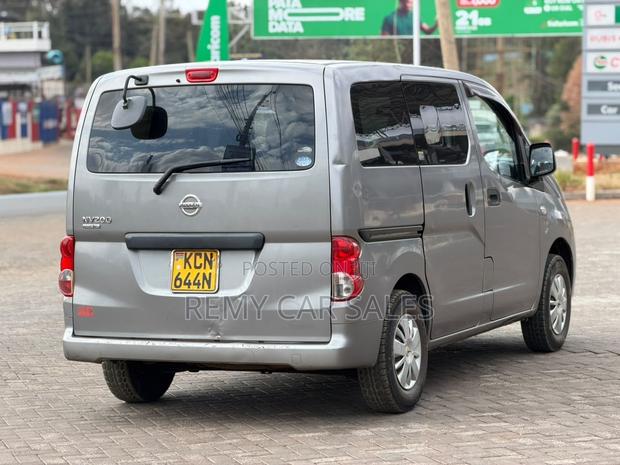 Nissan NV200 2011 Gray
