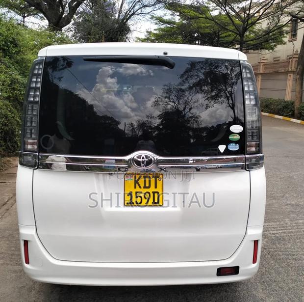 Toyota Noah 2017 White