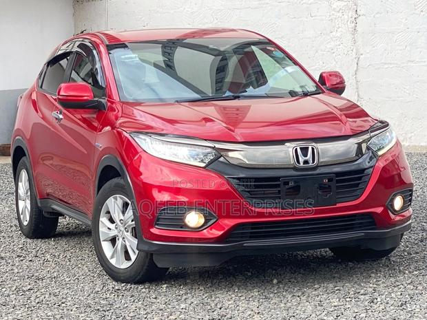 Honda Vezel 2019 Maroon