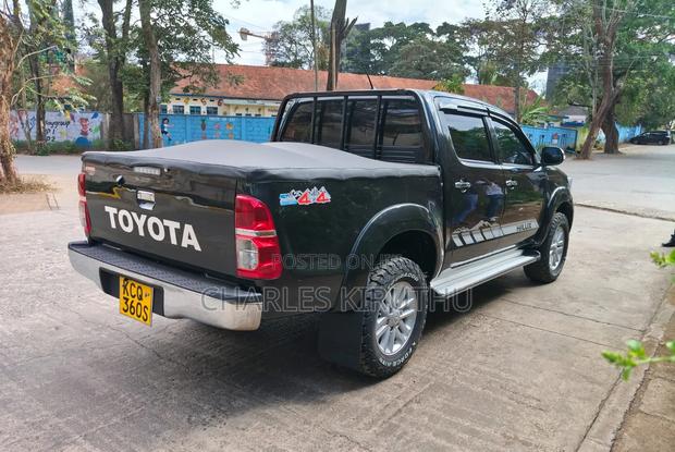 Toyota Hilux 2013