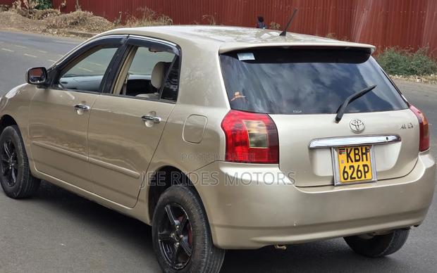 Toyota Corolla RunX 2004 Gold