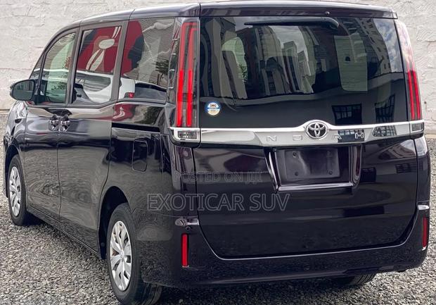 Toyota Noah 2.0 FWD (8 Seater) 2021 Matt Black