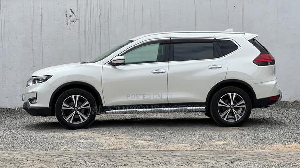 Nissan X-Trail 2.0 Petrol AWD 2019 White