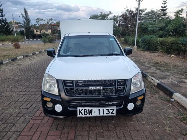 Isuzu D-MAX 2013