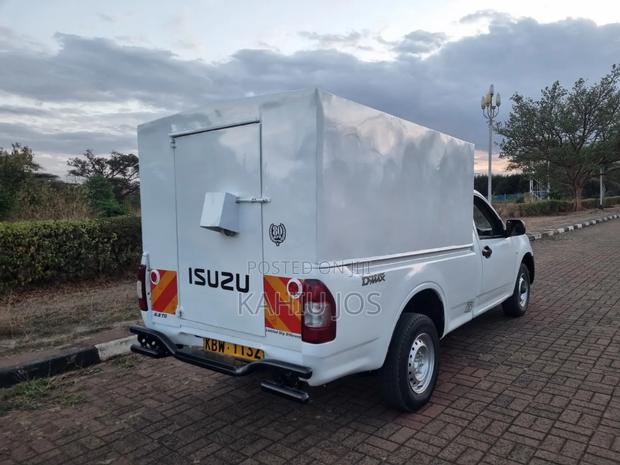 Isuzu D-MAX 2013