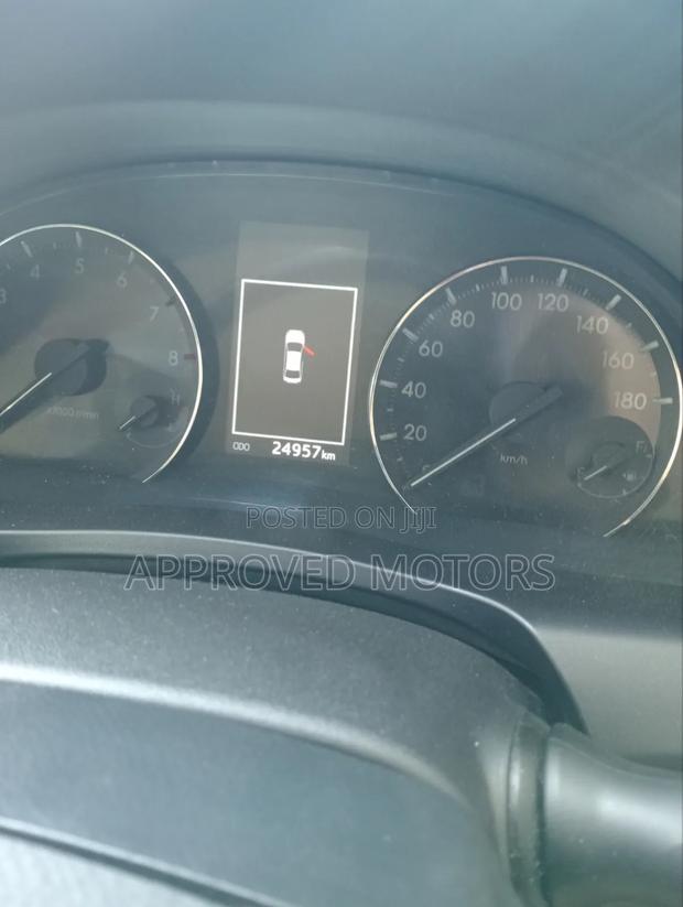 Toyota Premio 2019 Silver
