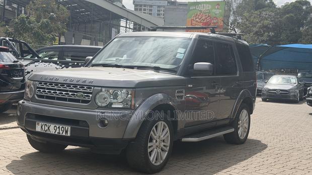 Land Rover Discovery 2010 Gray
