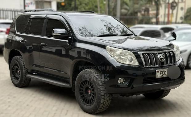 Toyota Land Cruiser Prado 2011 Black