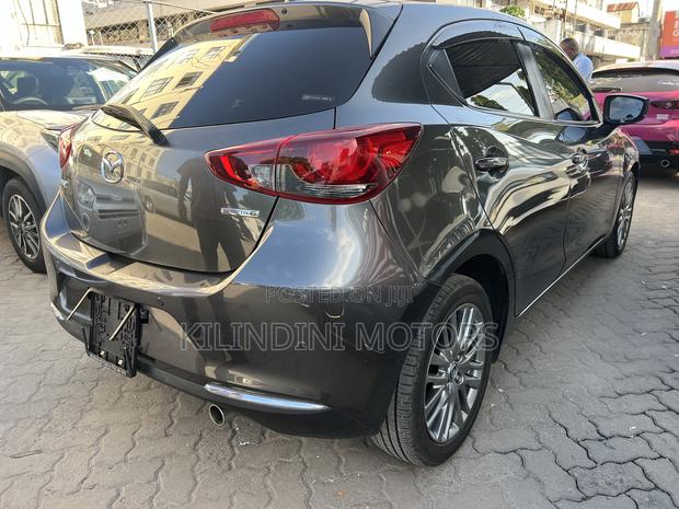 Mazda 2 2021