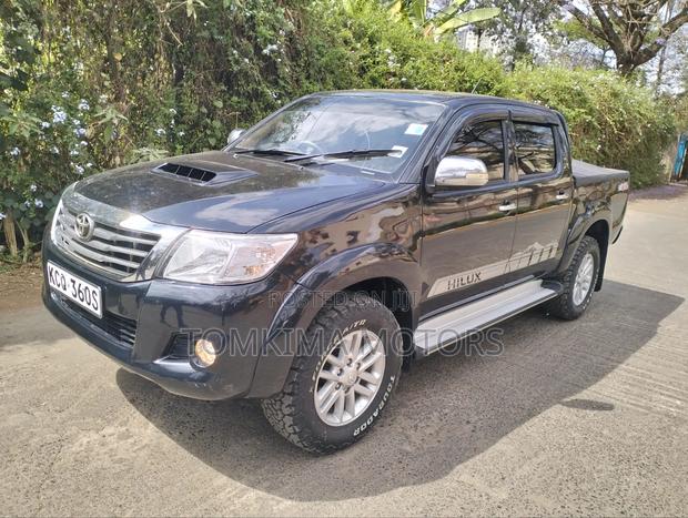 Toyota Hilux 2012 Black