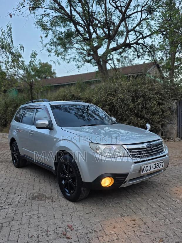 Subaru Forester 2010 Silver