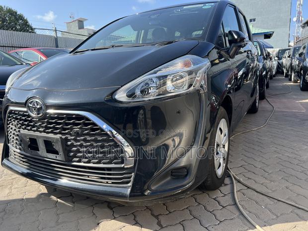 Toyota Sienta 2019