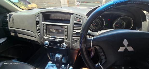 Mitsubishi Pajero 3.2 Di-Dc GLS 2010 Silver