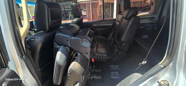Mitsubishi Pajero 3.2 Di-Dc GLS 2010 Silver