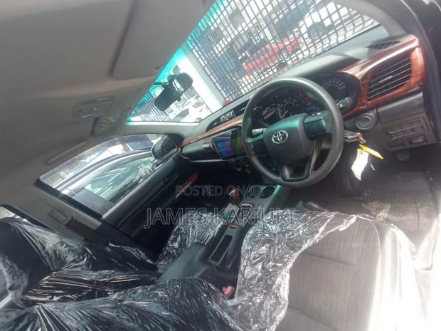 Toyota Hilux 2019 Black