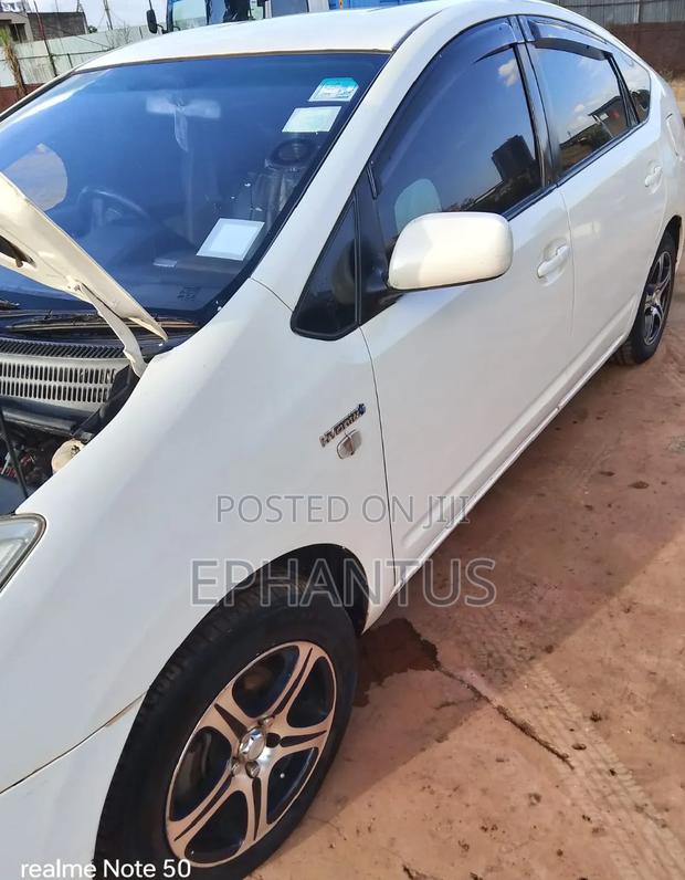 Toyota Prius Liftback 2009 White