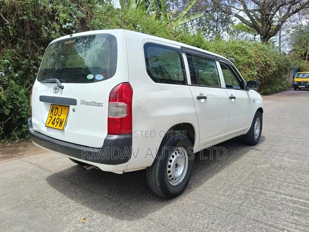 Toyota Probox 1.5 DX 2WD 2017 White