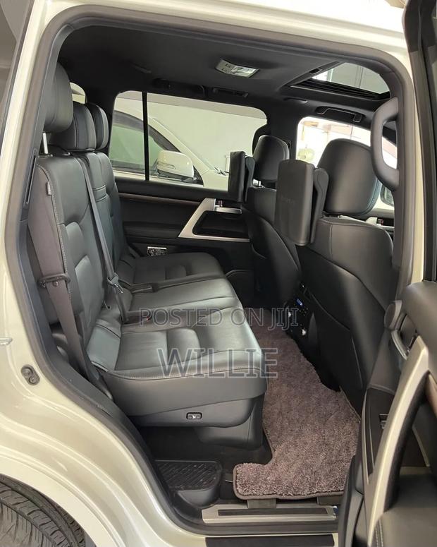 Toyota Land Cruiser Prado 2020 White