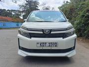 Toyota Noah 2.0 FWD (7 Seater) 2017 White for sale