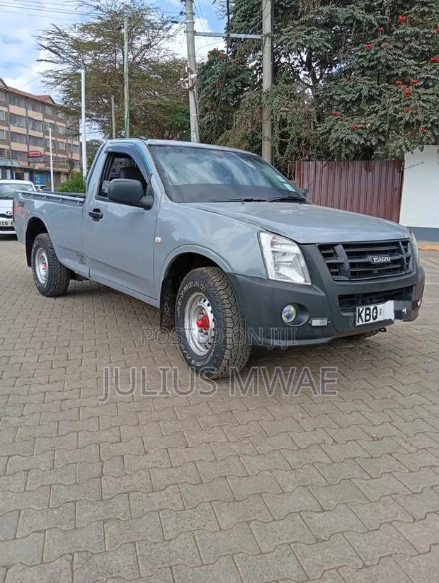 Isuzu D-MAX 2011 Silver