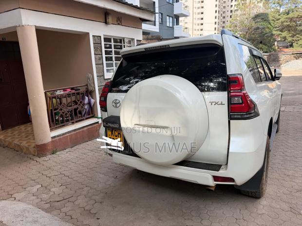 Toyota Land Cruiser Prado 2015 White