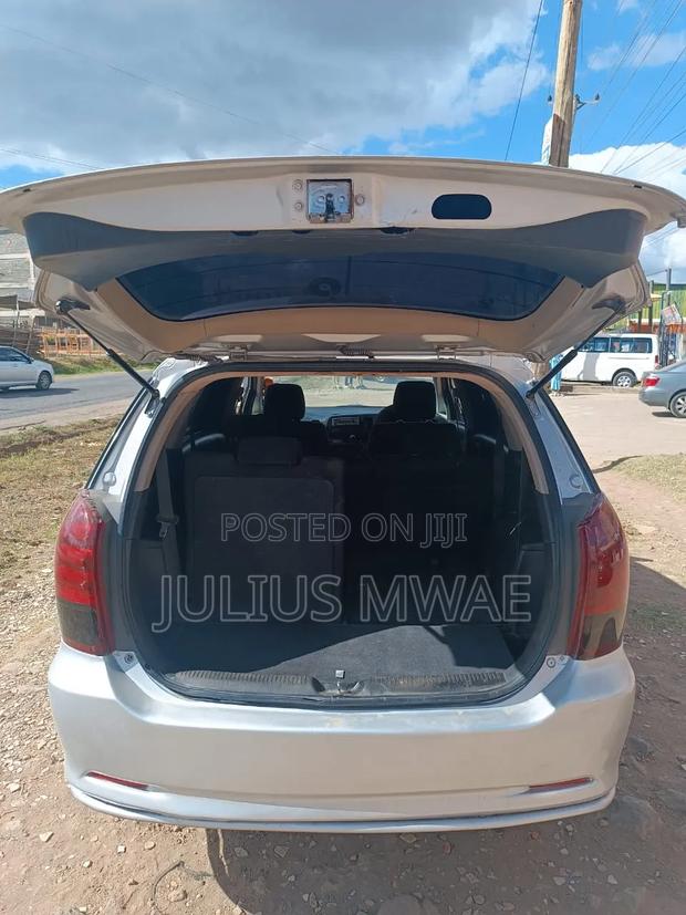 Toyota Wish 2009 Silver