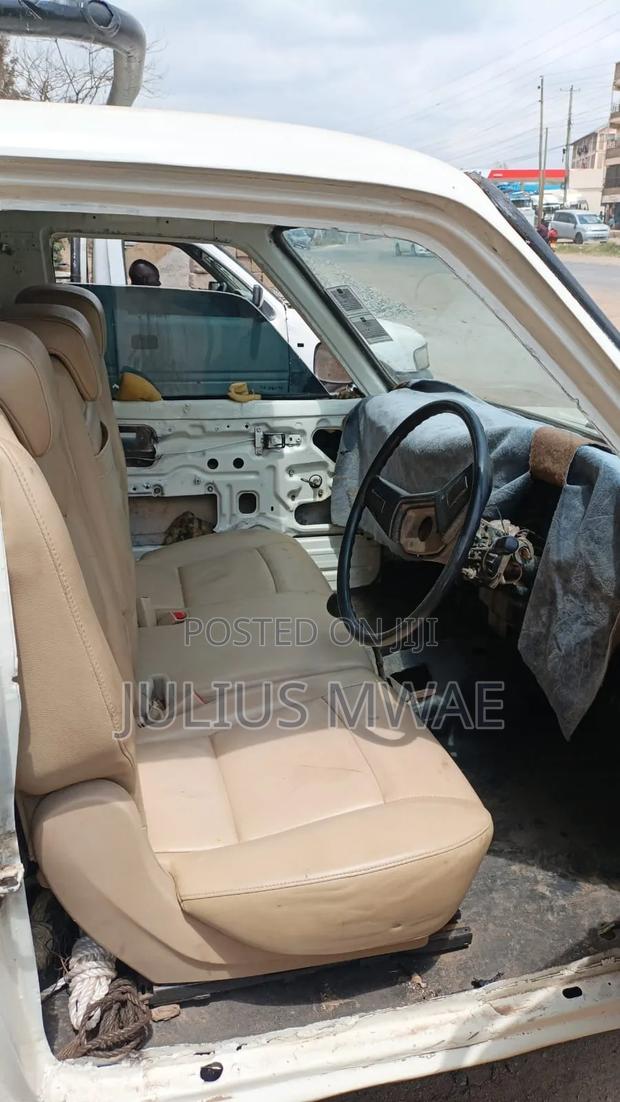 Toyota Hilux 1991 White