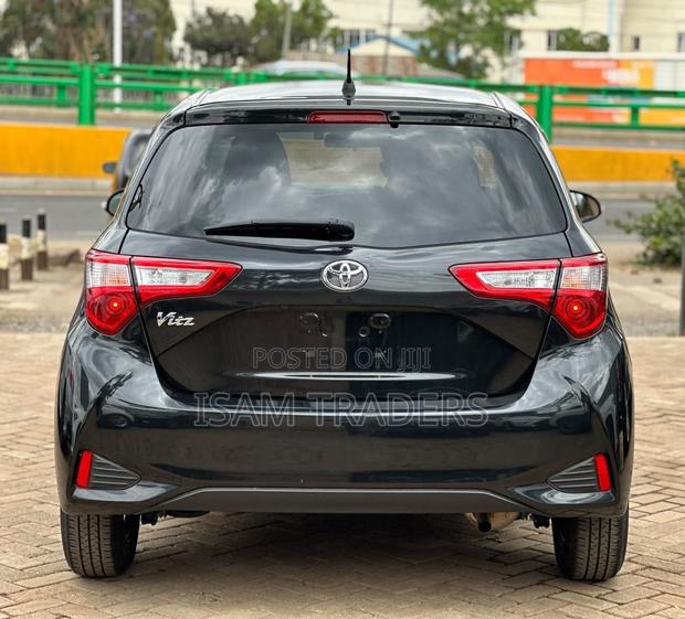 Toyota Vitz 1.0 FWD 5dr 2019 Black