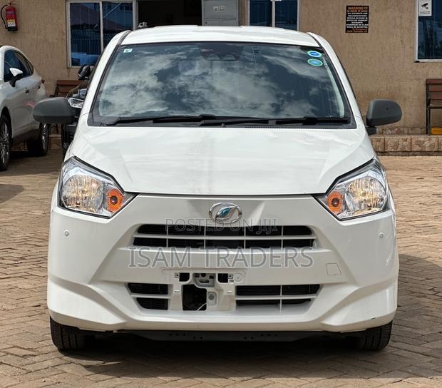 Daihatsu Mira 2019 Off white