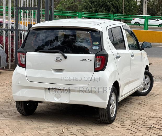 Daihatsu Mira 2019 Off white