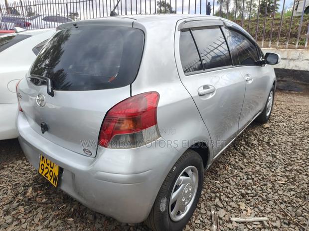 Toyota Vitz 1.3 FWD 5dr 2007 Silver