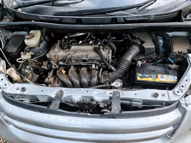 Toyota Noah 2.0 158hp FWD (8 Seater) 2008 Silver