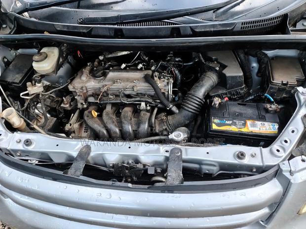 Toyota Noah 2.0 158hp FWD (8 Seater) 2008 Silver