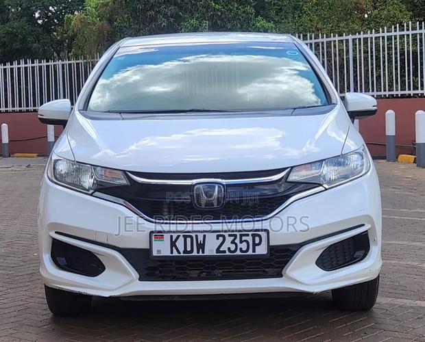 Honda Fit 2018 Off white