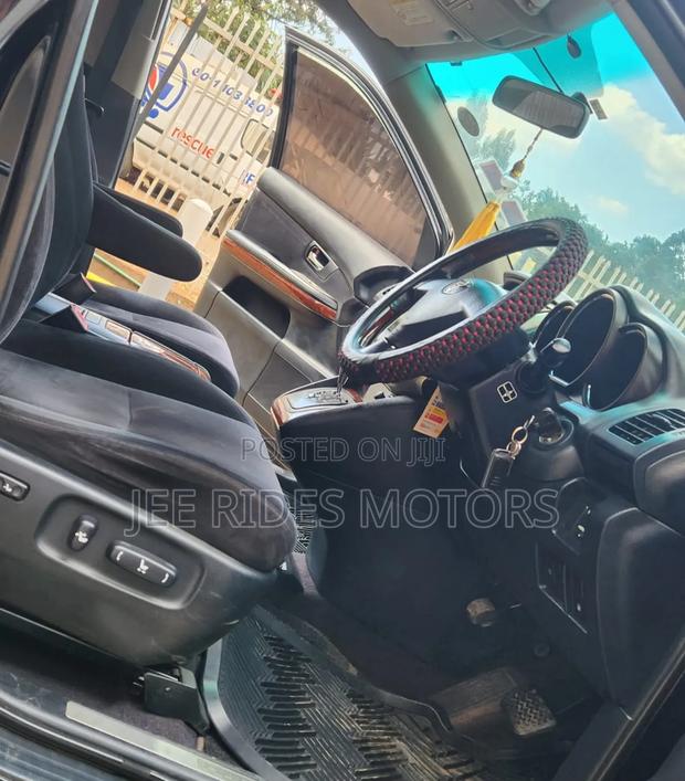 Toyota Harrier 2012
