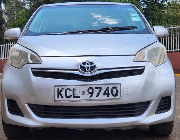 Toyota Ractis 2011 Gray