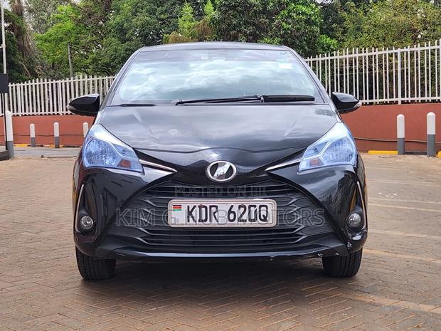 Toyota Vitz 1.3 FWD 5dr 2017 Black