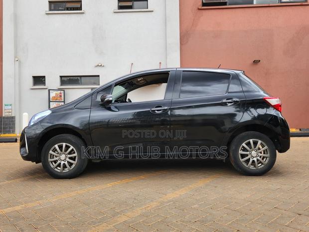 Toyota Vitz 1.3 FWD 5dr 2017 Black