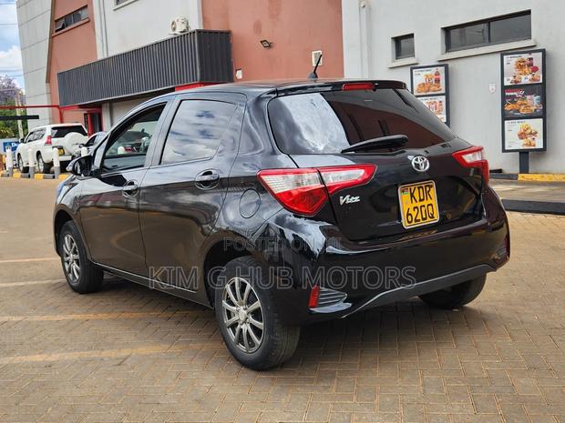Toyota Vitz 1.3 FWD 5dr 2017 Black