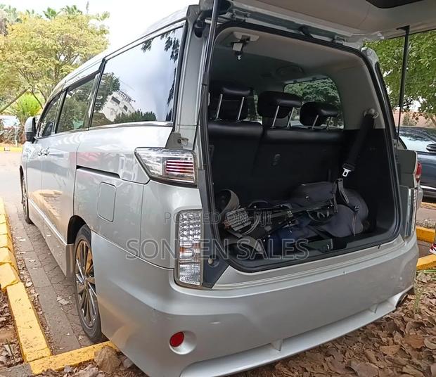 Nissan Elgrand SV Premium 2014 Silver