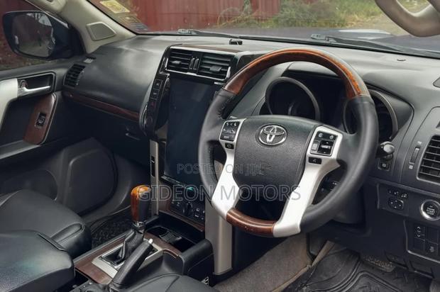 Toyota Land Cruiser Prado 2010 Blue