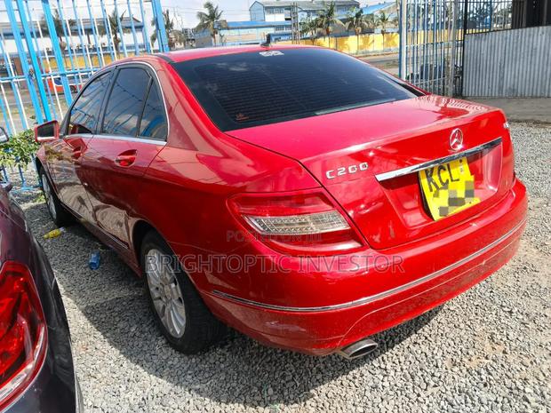 Mercedes-Benz C200 2011