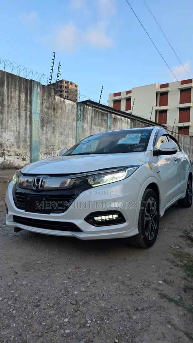 Honda Vezel 1.5 Hybrid 4WD 2019 White